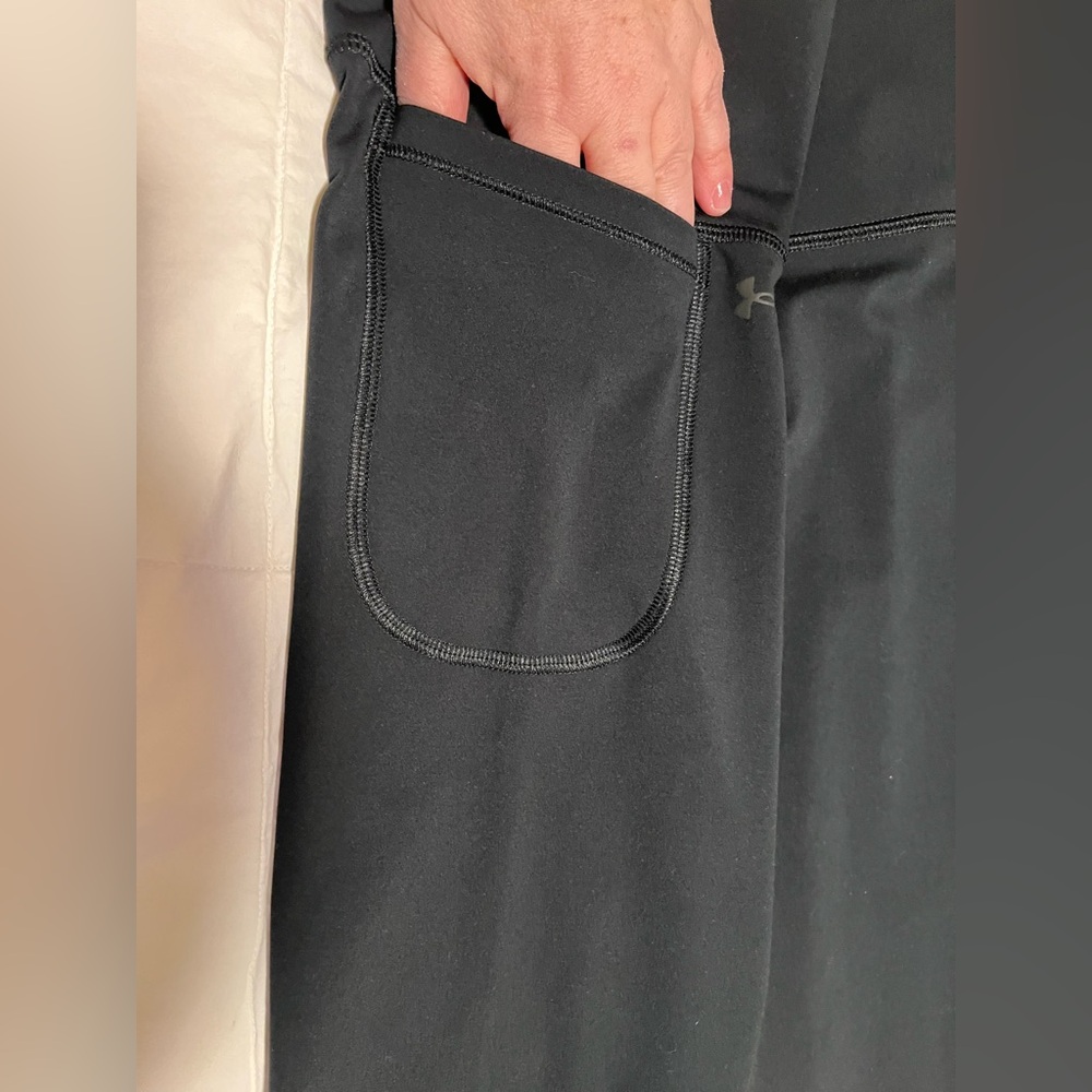 Women’s Large Under Armour Fitted Motion Black Active Leggings - Picture 5 of 9
